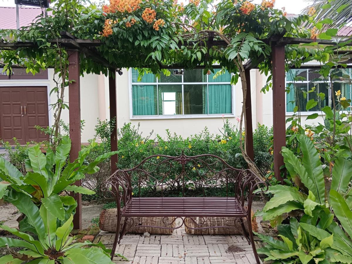 Kurau Inn Farmstay Kuala Kurau Eksteriør billede